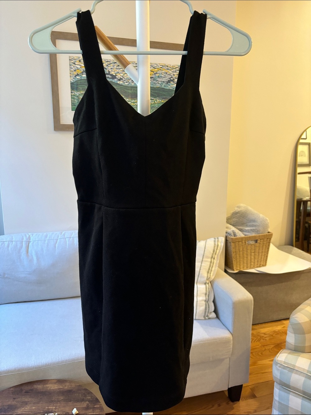 Black Sleeveless V-Neck Sheath Dress
